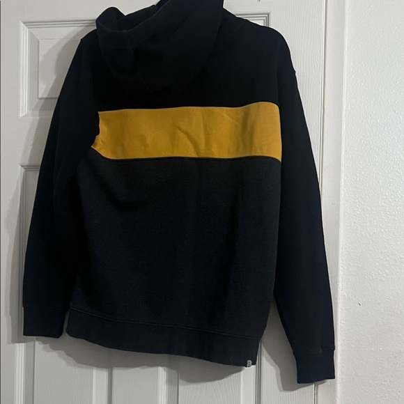 Vans - Picture 2 of 2